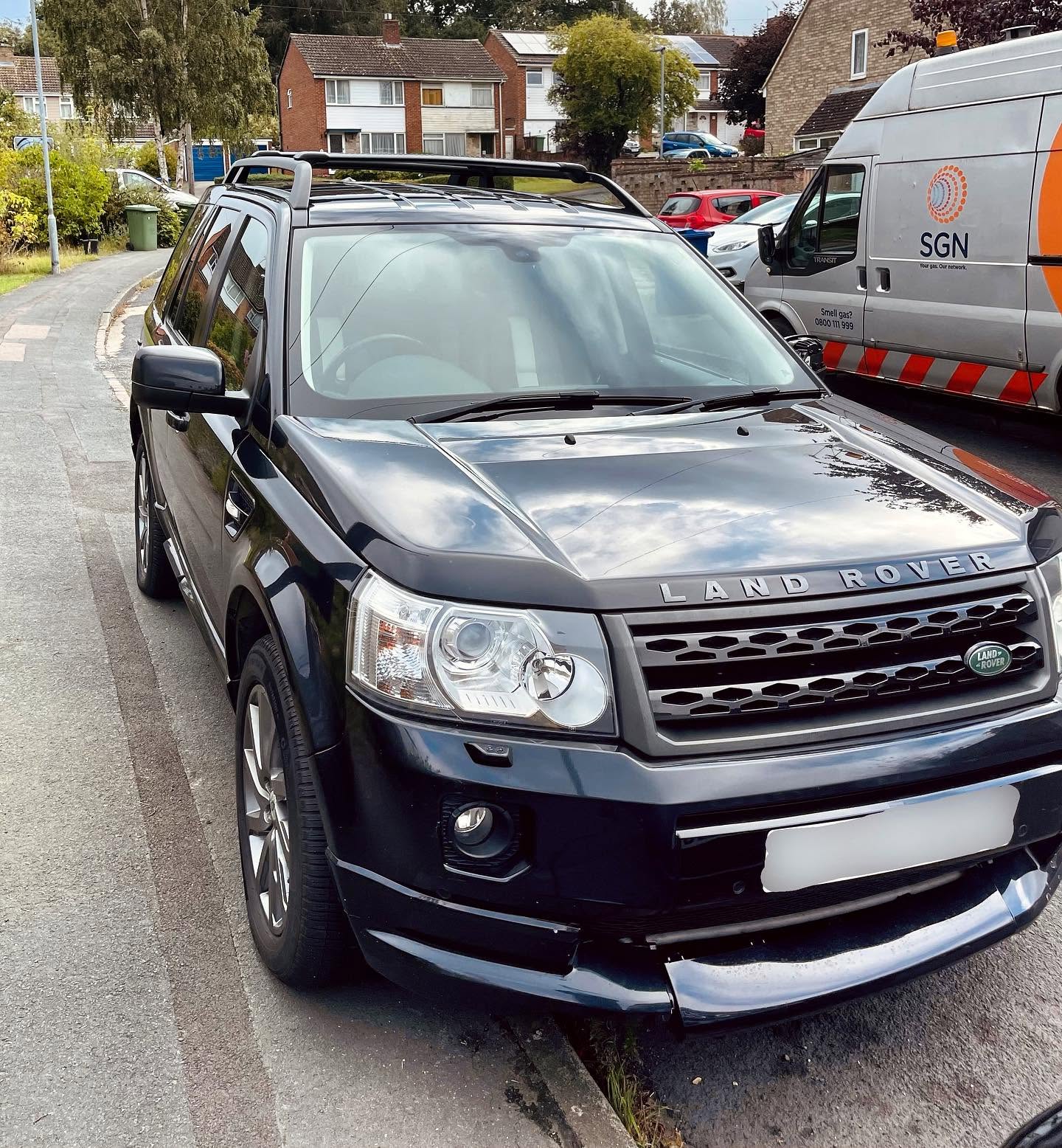 Land Rover Freelander 2 kerbside